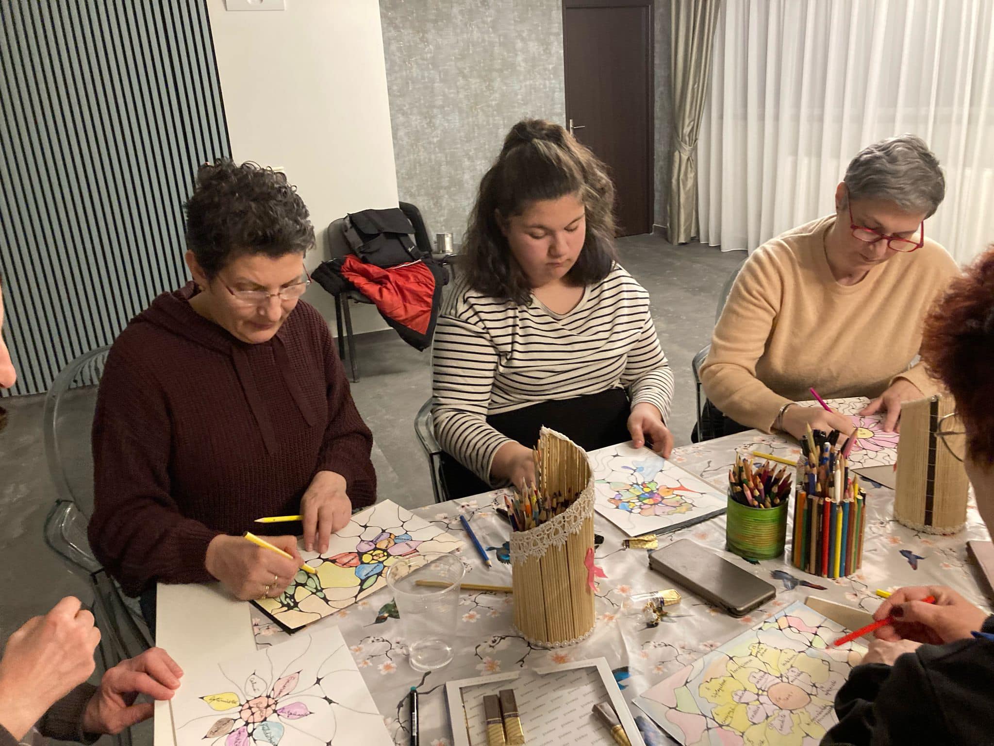 Grup Suport Oncologic Sibiu | Atelier de neuro-artă: „Floarea calităților noastre”